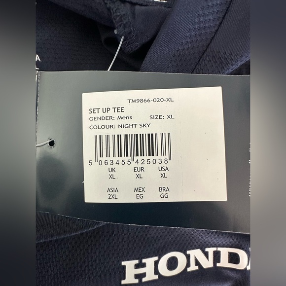 Red Bull Racing Men’s Set Up Tee - Picture 4 of 4